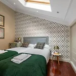 2 Bedrooms 2 Bathrooms- Penthouse- Almagro- Mintystay
