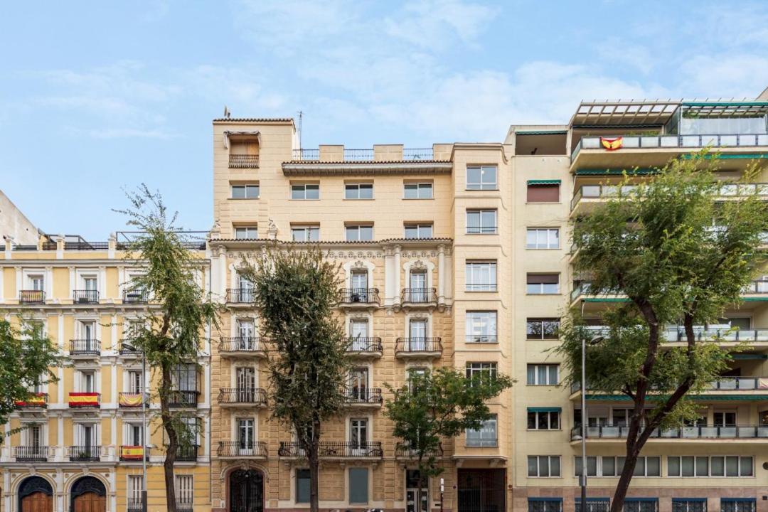 2 Bedrooms 2 Bathrooms- Penthouse- Almagro- Mintystay * Madrid